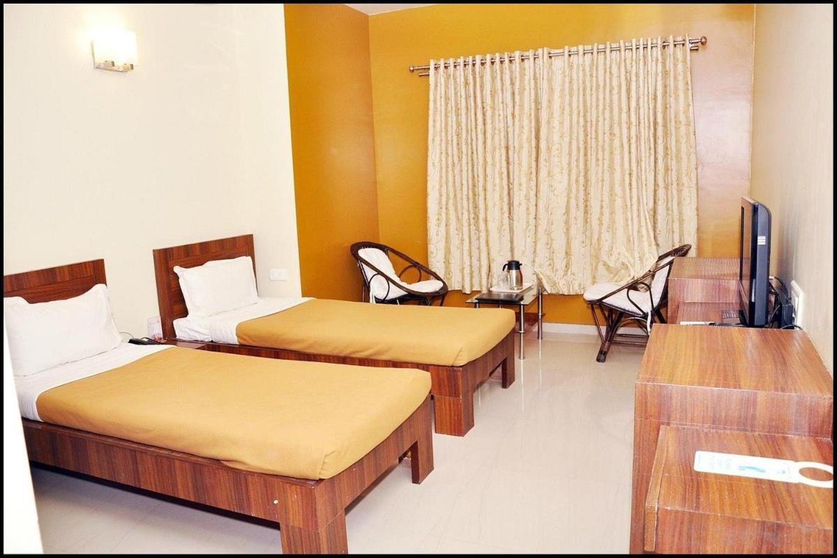 Fabexpress The Paradise Pune Exterior photo